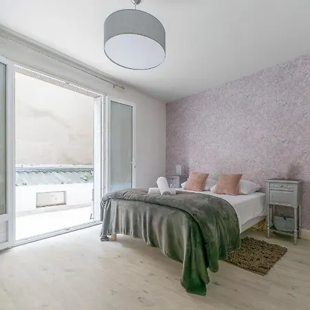 Daire Le Dejoux - Avec Terrasse En Centre