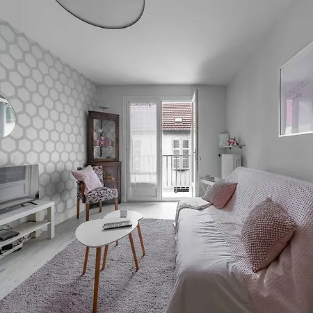 Le Dejoux - Avec Terrasse En Centre *