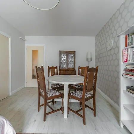 Le Dejoux - Avec Terrasse En Centre *