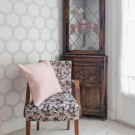 Le Dejoux - Avec Terrasse En Centre *